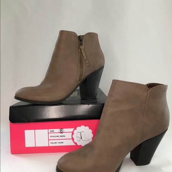 Booties - Picture 4 of 5